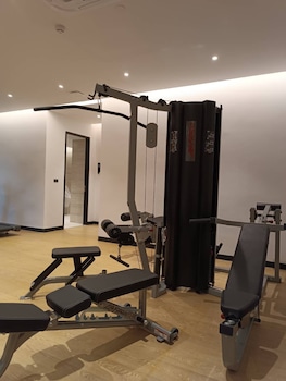 floral court hotel and residence sukhumvit