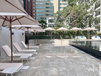 floral court hotel and residence sukhumvit