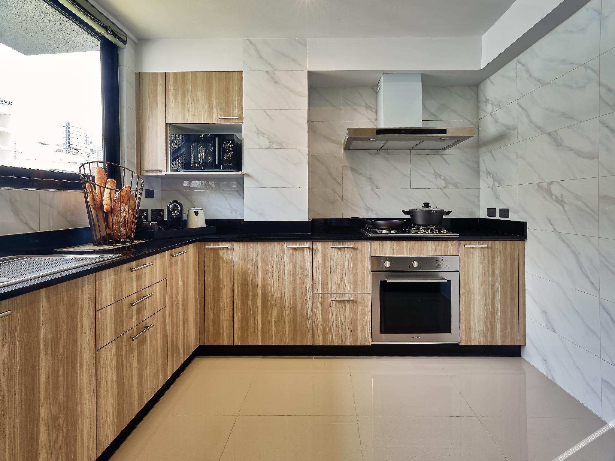 floral court hotel and residence sukhumvit