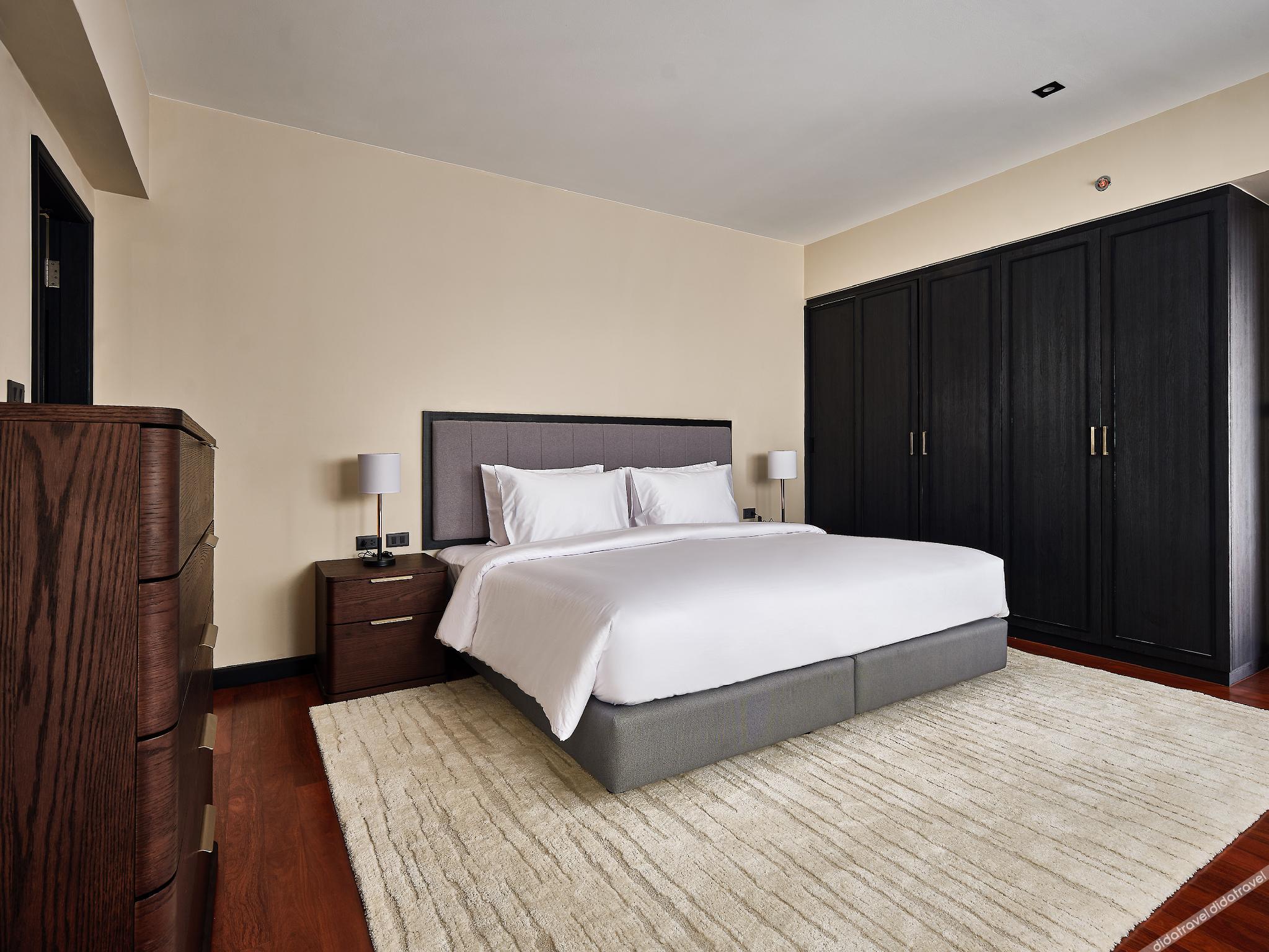 floral court hotel and residence sukhumvit