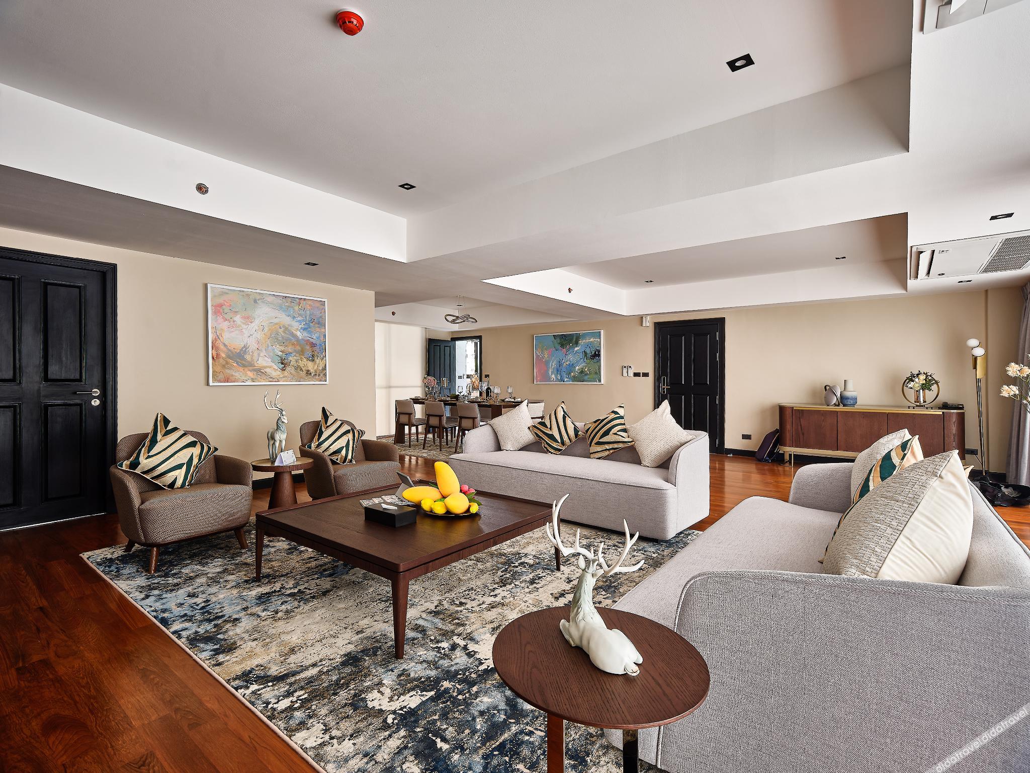 floral court hotel and residence sukhumvit