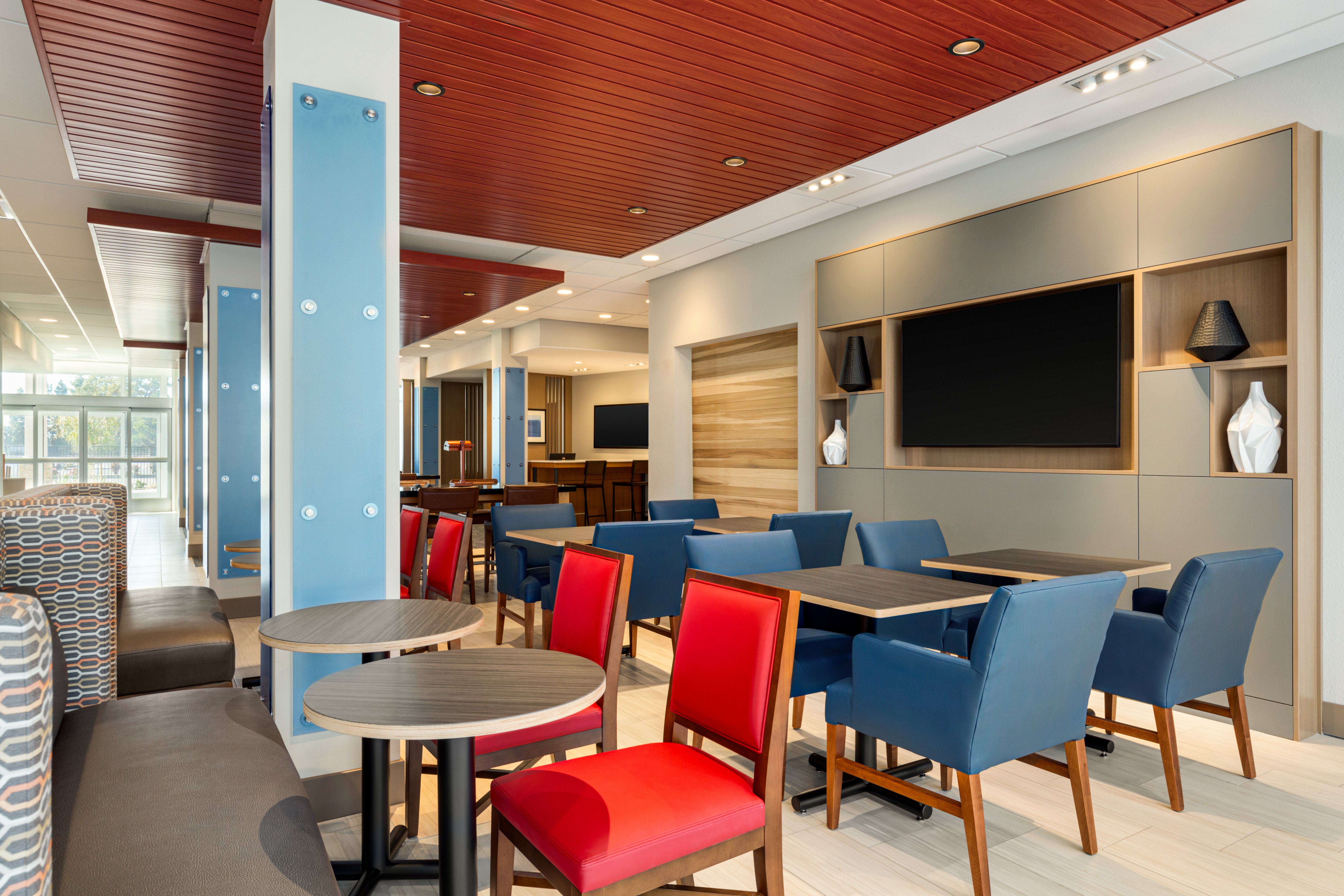 holiday inn express and suites hayward an ihg hotel