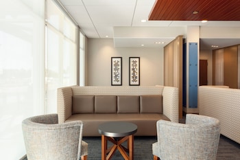 Holiday Inn Express & Suites Hayward, An Ihg Hotel,Oakland>>Hayward,2.5 star