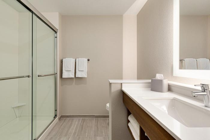 holiday inn express and suites hayward an ihg hotel