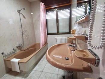 hotel linares