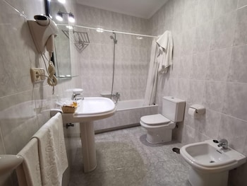 hotel linares
