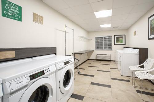 candlewood suites cheyenne by ihg