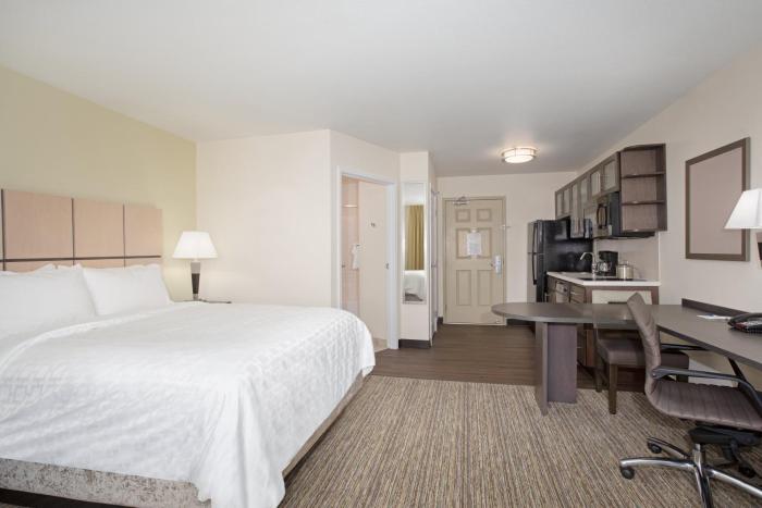 candlewood suites cheyenne by ihg