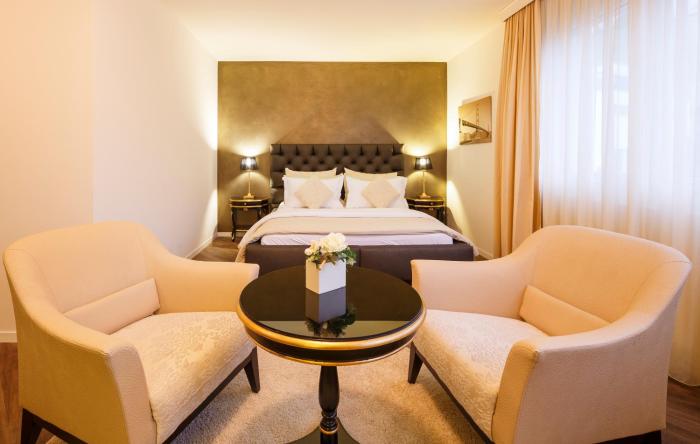 business hotel first