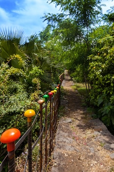 Tenuta Santa Tecla,Acireale>>Aci Catena,3 star