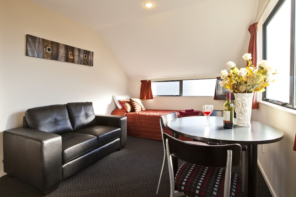 298 westside motor lodge