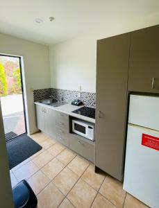 298 westside motor lodge