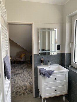 Besotel Mettmann,Haan>>Dusseldorf,1 star