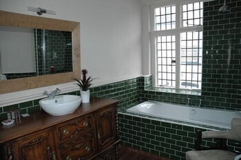 The White Hart Hotel,Harpenden>>Bexley,3 star