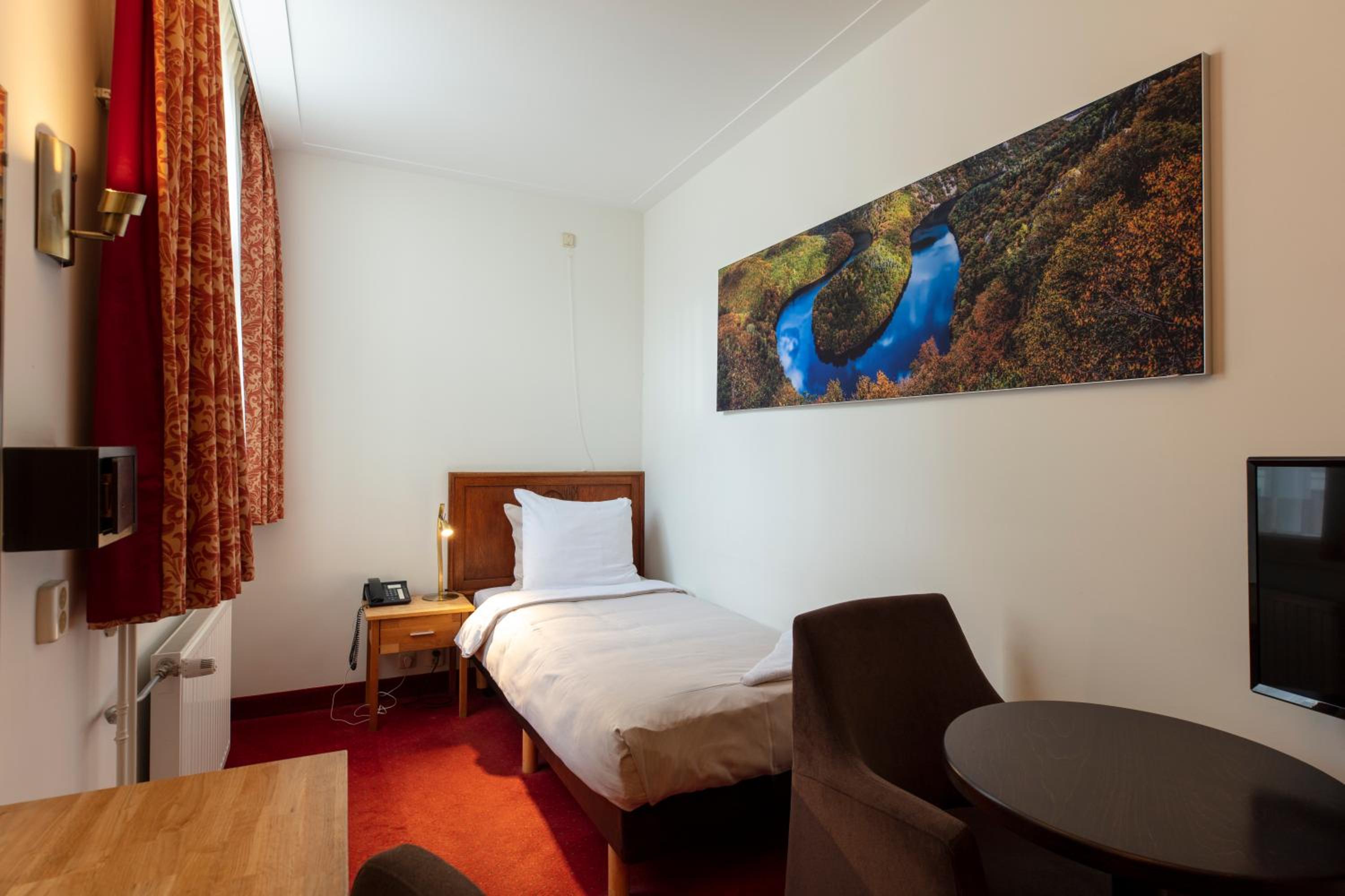 amsterdam wiechmann hotel