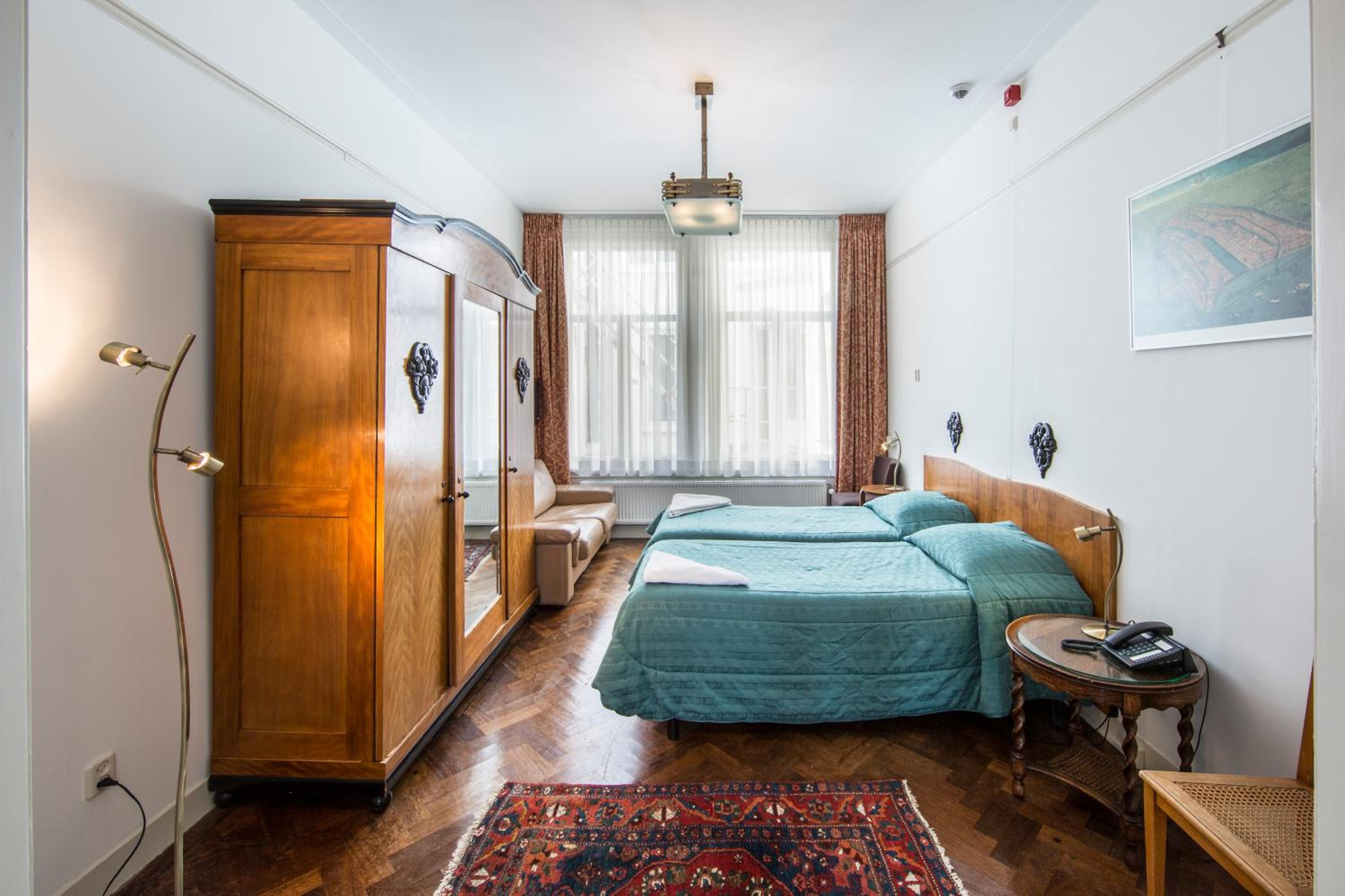 amsterdam wiechmann hotel