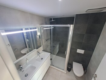 beautiful studio in gibraltar e1 suites and spa