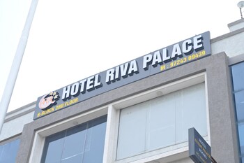 Hotel Riva Palace,India>>Ahmedabad,2 star