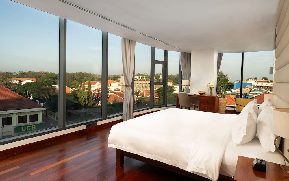 koulen central hotel