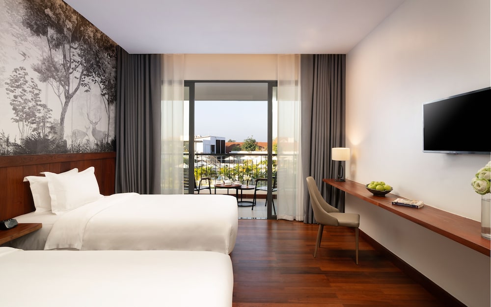 koulen central hotel