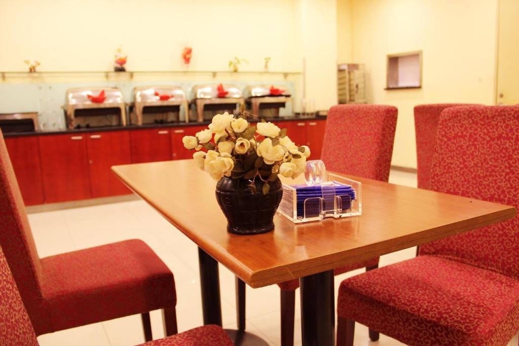 hanting hotel shenyang railway station