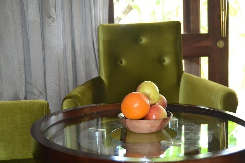 staybridge riverside and spa