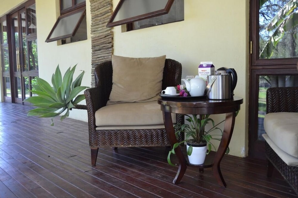 staybridge riverside and spa