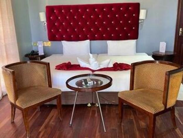 staybridge riverside and spa