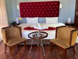 staybridge riverside and spa