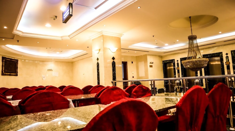 al mokhtara golden hotel
