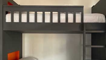 grays hostel by haly