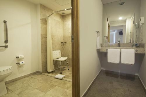 one toluca aeropuerto