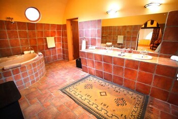 mount etjo safari lodge