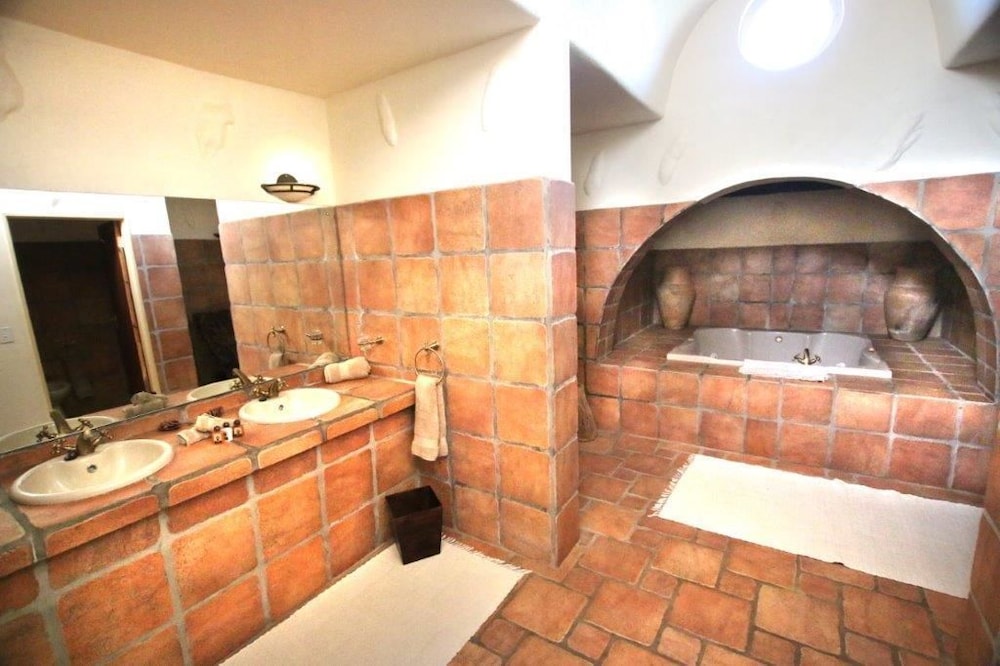 mount etjo safari lodge