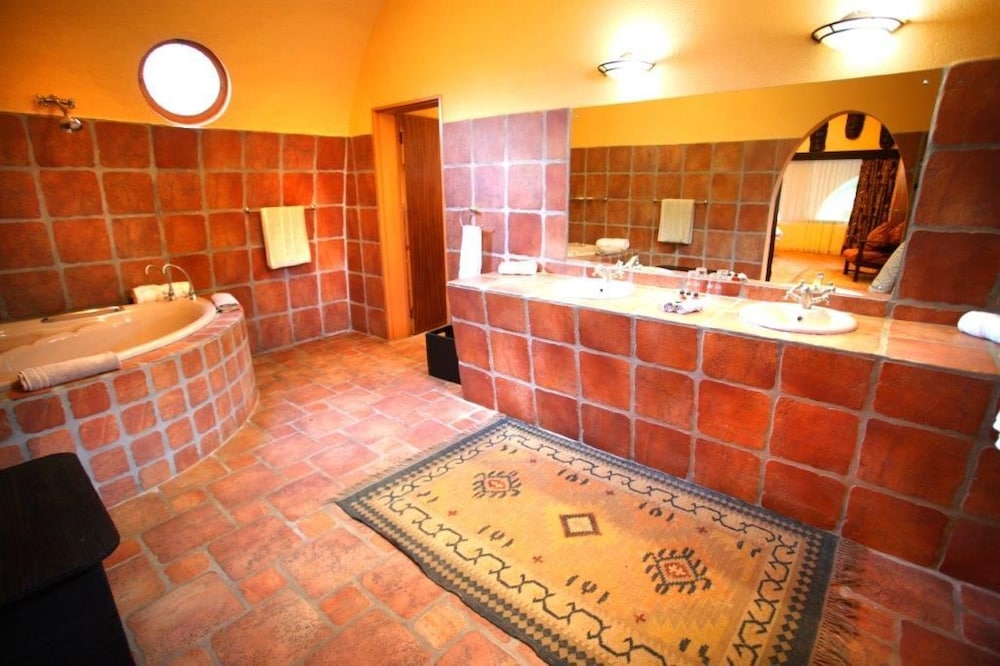 mount etjo safari lodge