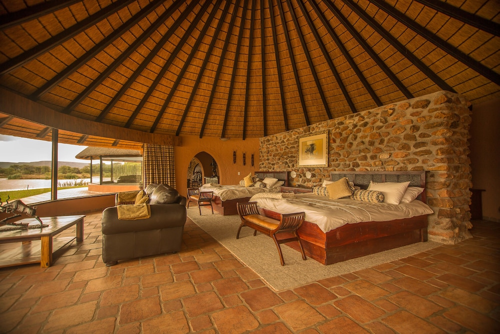 mount etjo safari lodge