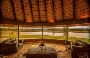 mount etjo safari lodge