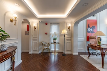 golden sun apartment and hotel