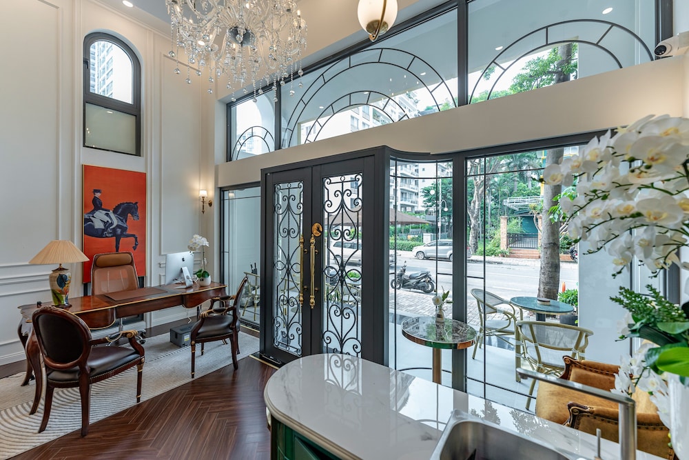 golden sun apartment and hotel