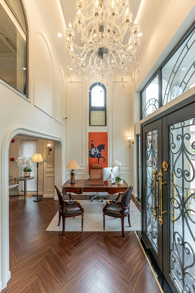 golden sun apartment and hotel