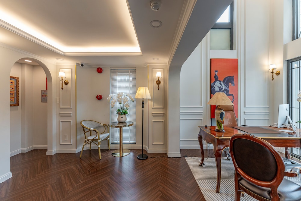 golden sun apartment and hotel