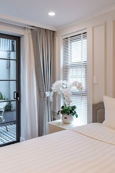 golden sun apartment and hotel