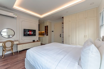 golden sun apartment and hotel