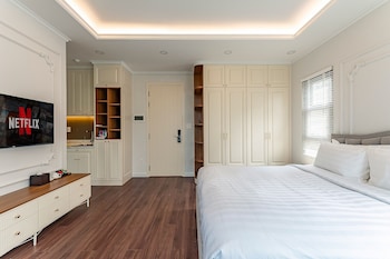 golden sun apartment and hotel