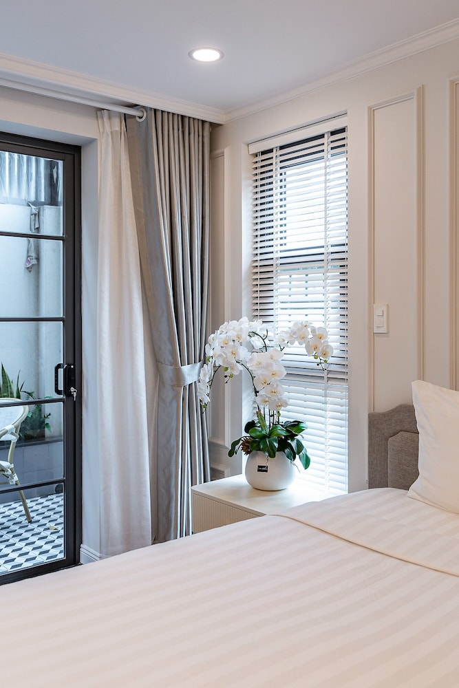 golden sun apartment and hotel