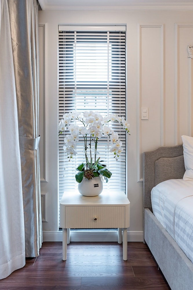 golden sun apartment and hotel