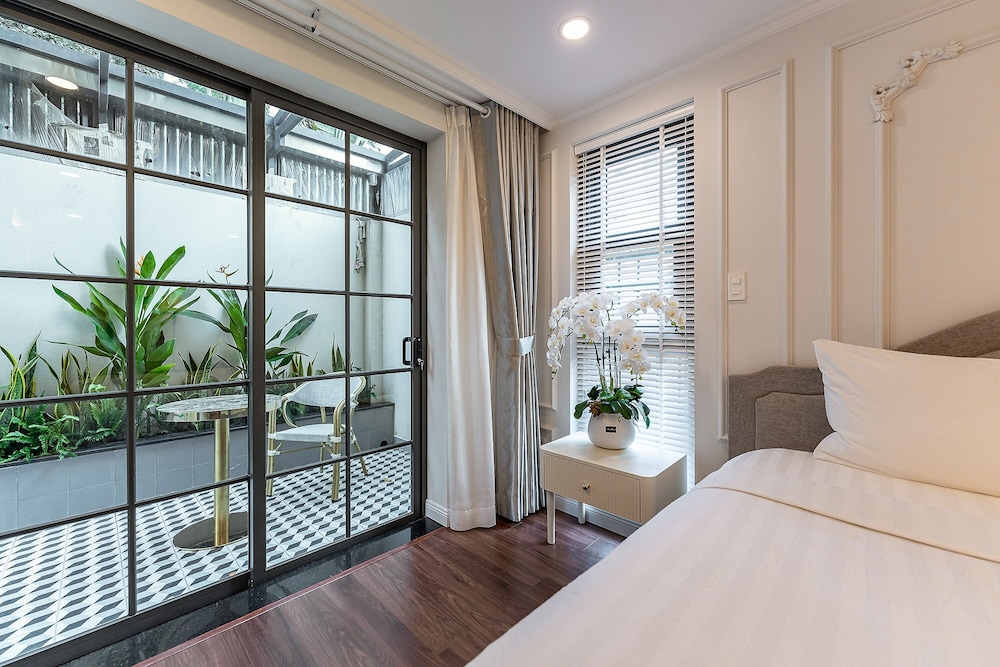golden sun apartment and hotel