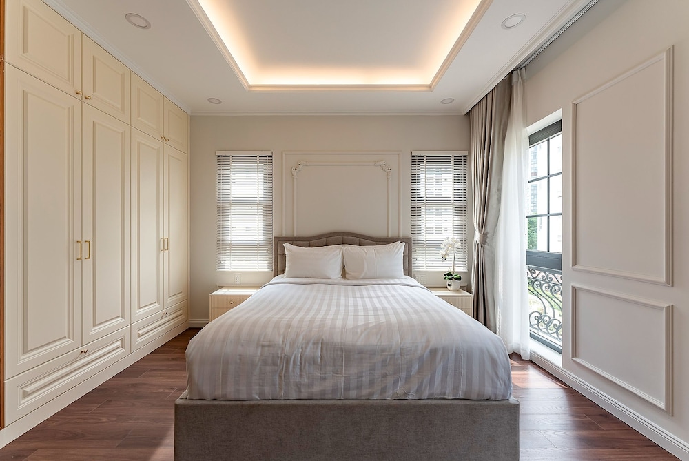 golden sun apartment and hotel