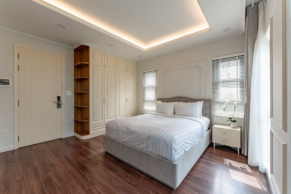 golden sun apartment and hotel
