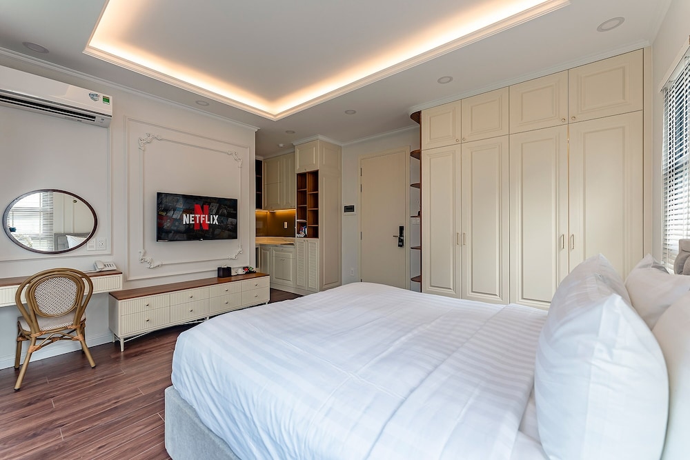 golden sun apartment and hotel